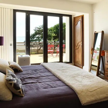 Avec Piscine Chauffee Et Magnifique Vue