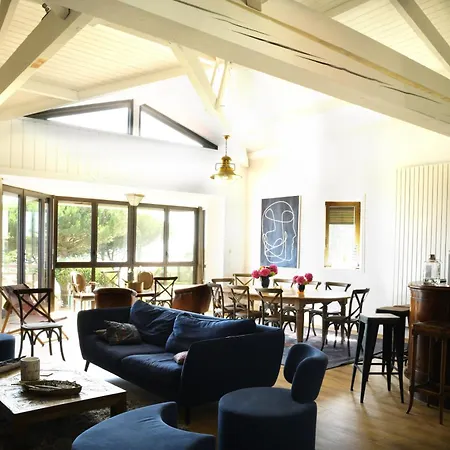 Avec Piscine Chauffee Et Magnifique Vue Willa