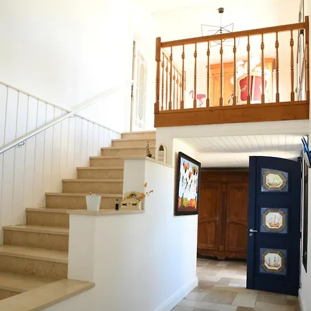 Avec Piscine Chauffee Et Magnifique Vue Royan