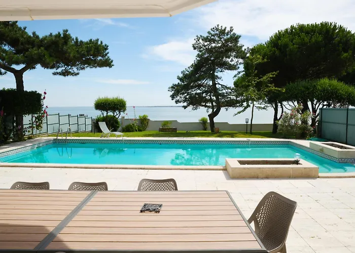 Avec Piscine Chauffée Et Magnifique Vue * Royan