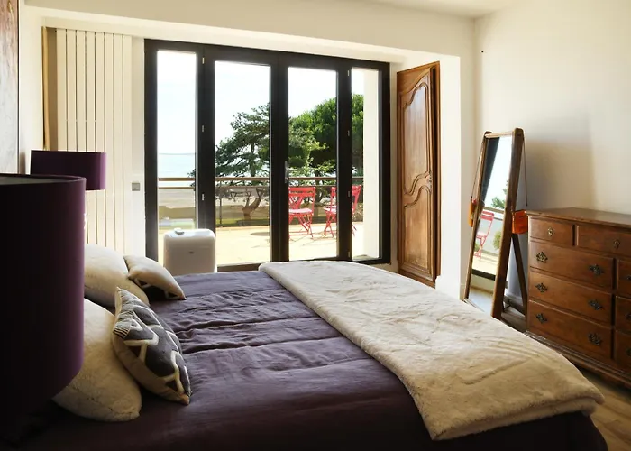 Avec Piscine Chauffée Et Magnifique Vue