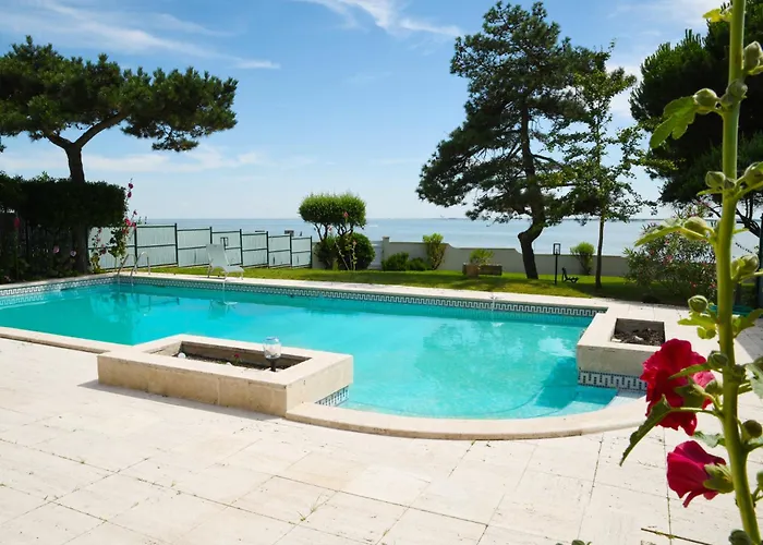 Avec Piscine Chauffée Et Magnifique Vue Villa *