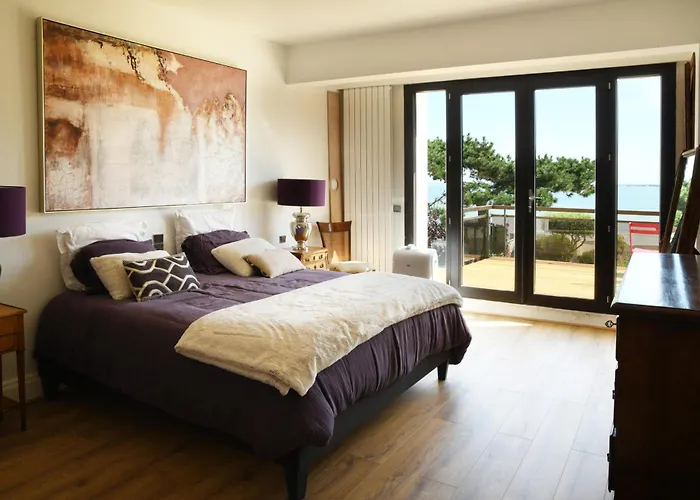 Avec Piscine Chauffée Et Magnifique Vue Villa Royan