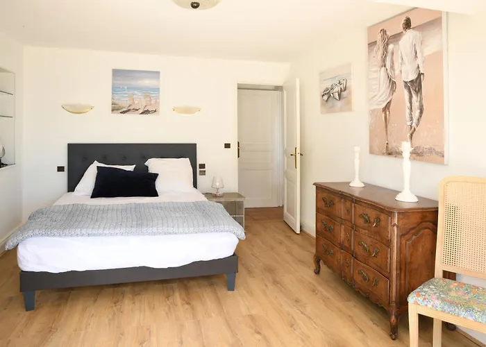 Avec Piscine Chauffée Et Magnifique Vue Villa Royan