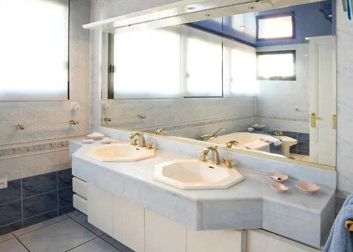 Avec Piscine Chauffée Et Magnifique Vue Villa *